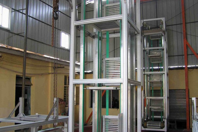 往復式垂直提升機