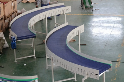 塑料網帶轉彎輸送機