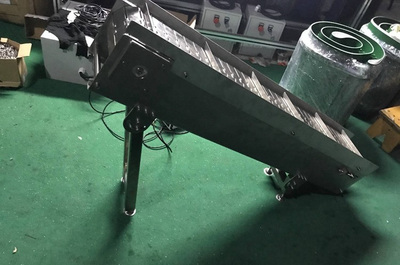 不銹鋼帶擋板爬坡鏈板線